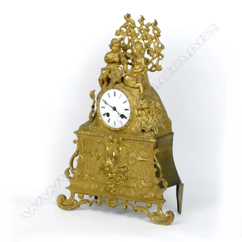 A 19thC French gilt mantel clock Image 1++