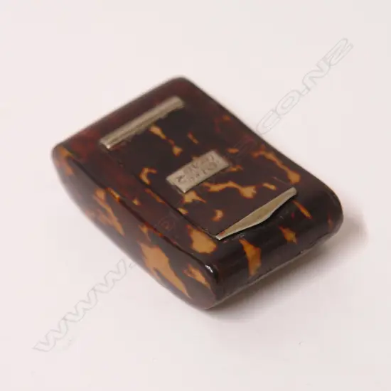 A George III tortoiseshell and white metal snuff box