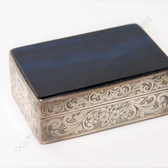 An early Victorian silver and striking blue banded agate table snuff box