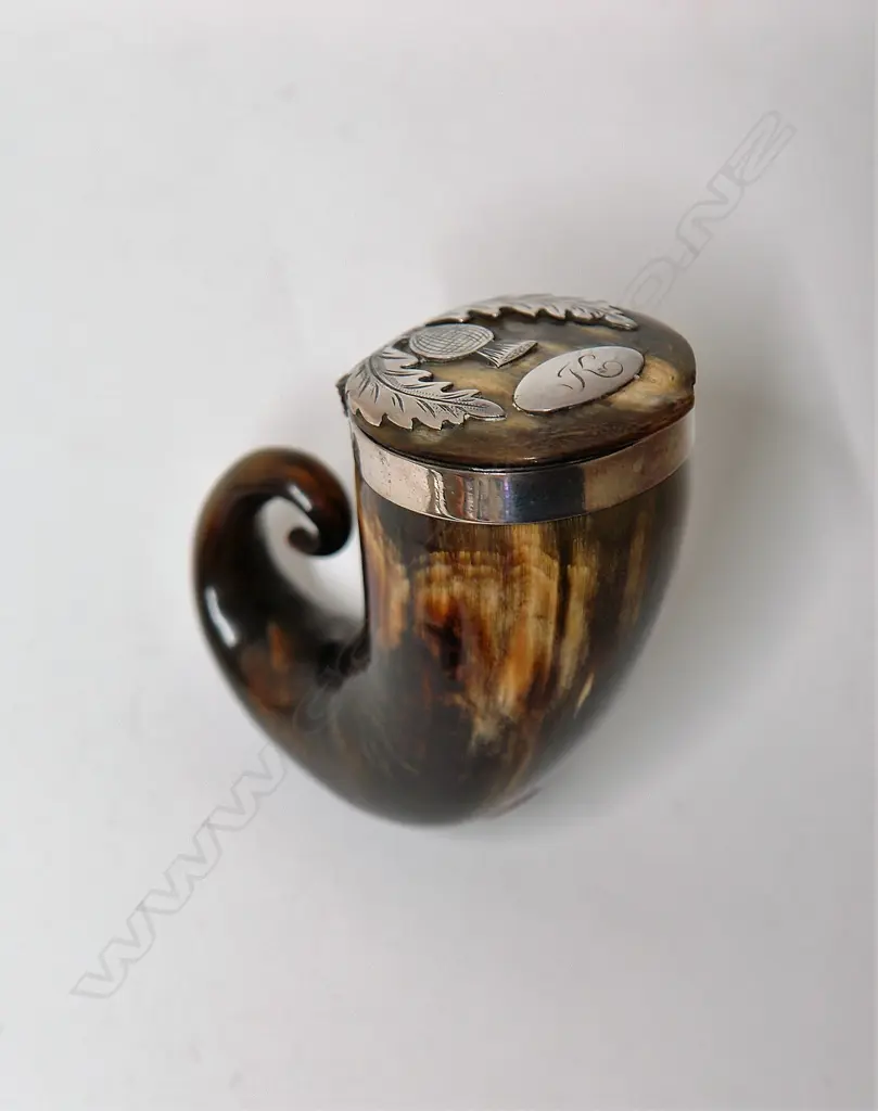 An 18thC Scottish ram's horn and silver mounted snuff mull Image 1++