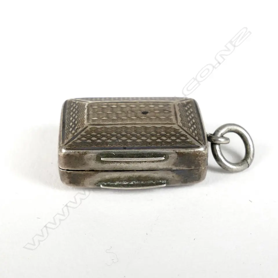 An early Victorian miniature vinaigrette Image 1++