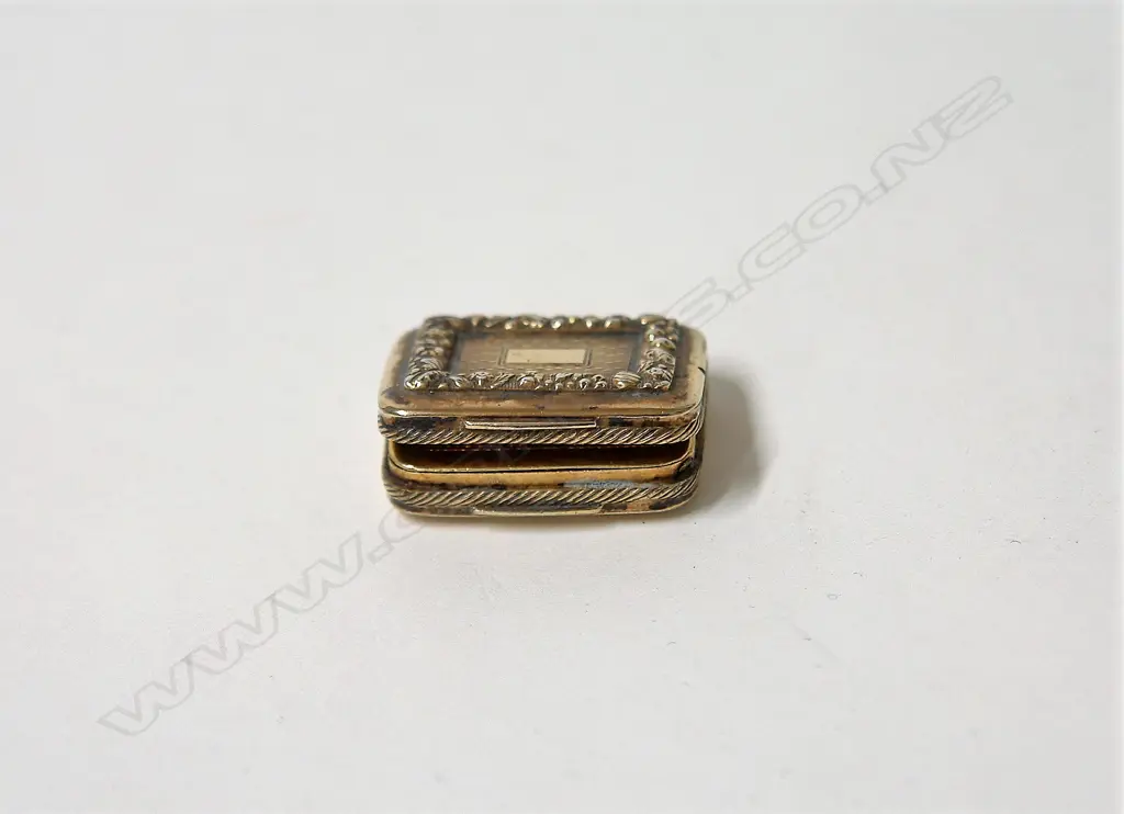 A quality George III gilded silver Samuel Pemberton vinaigrette Image 1++