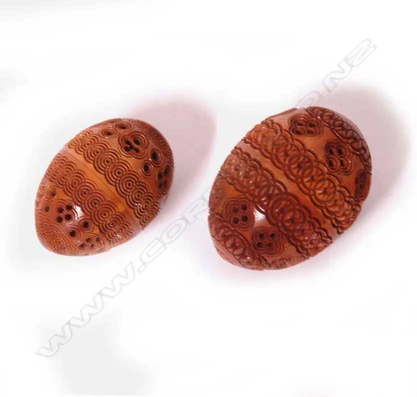 Two Victorian coquilla nut pomanders Image 1++