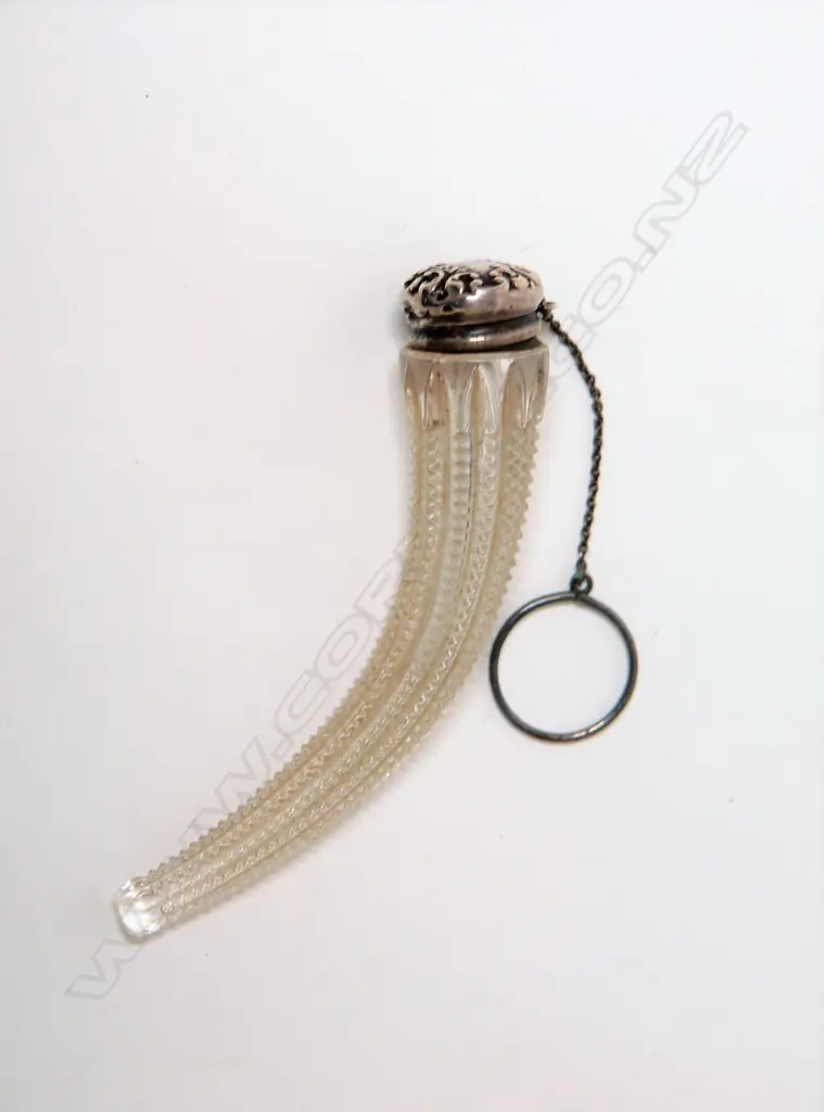 A c.1900 silver topped and glass cornucopia scent phial Image 1++