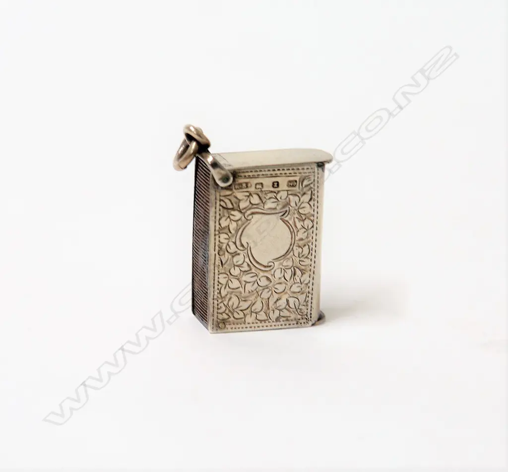 A late Victorian silver book form vesta Image 1++