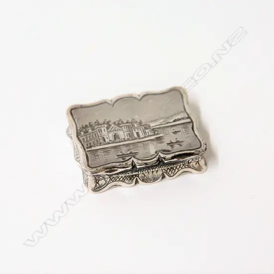 A Victorian silver castle top vinaigrette