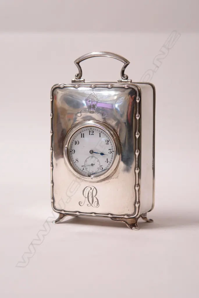 An early 20thC silver cased desk clock Image 1++