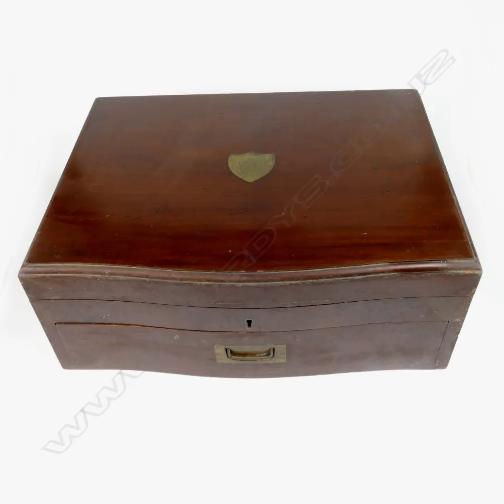 A part canteen of Walker & Hall silver plated cutlery Image 1++