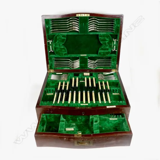 A part canteen of Walker & Hall silver plated cutlery