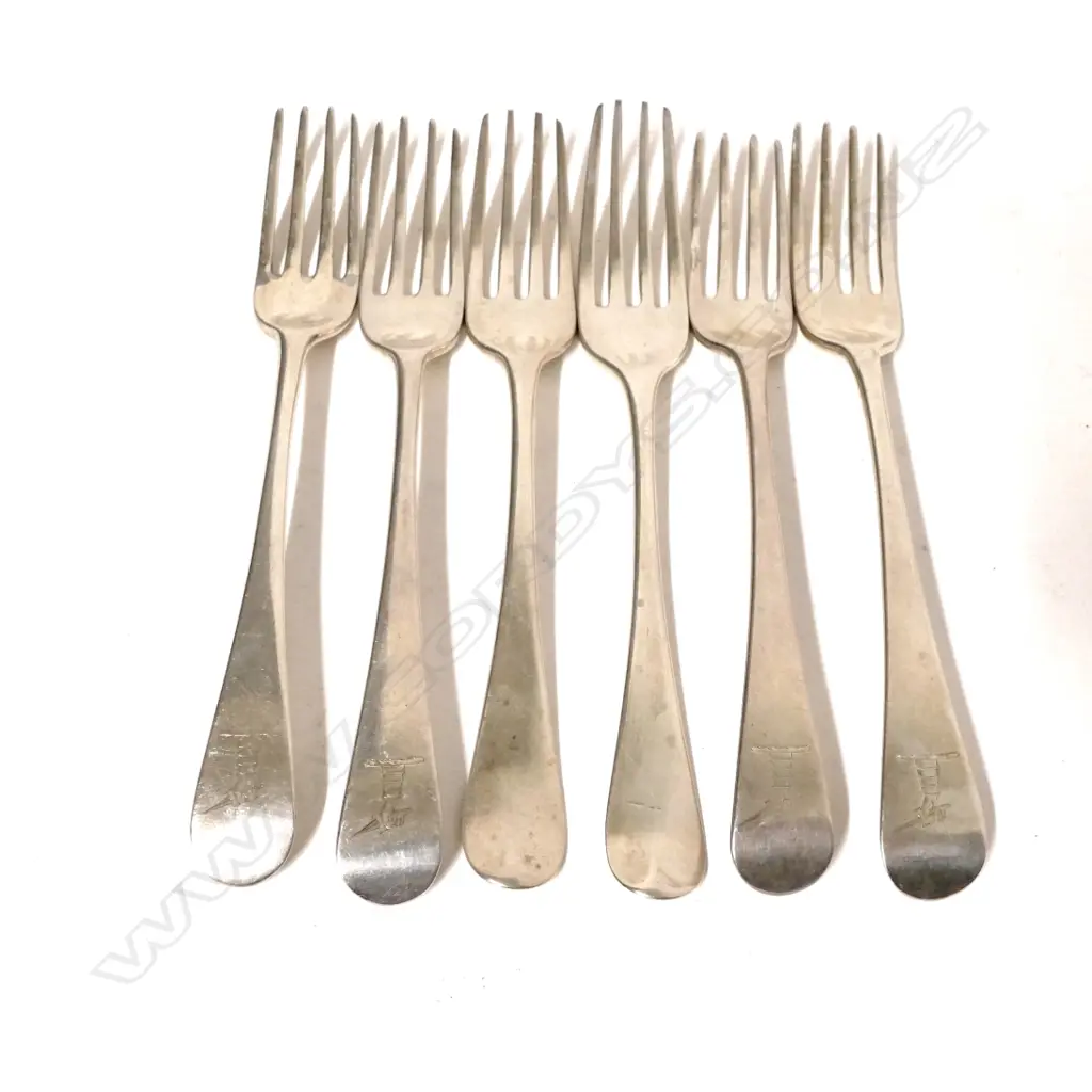 Six Georgian silver dessert forks Image 1++