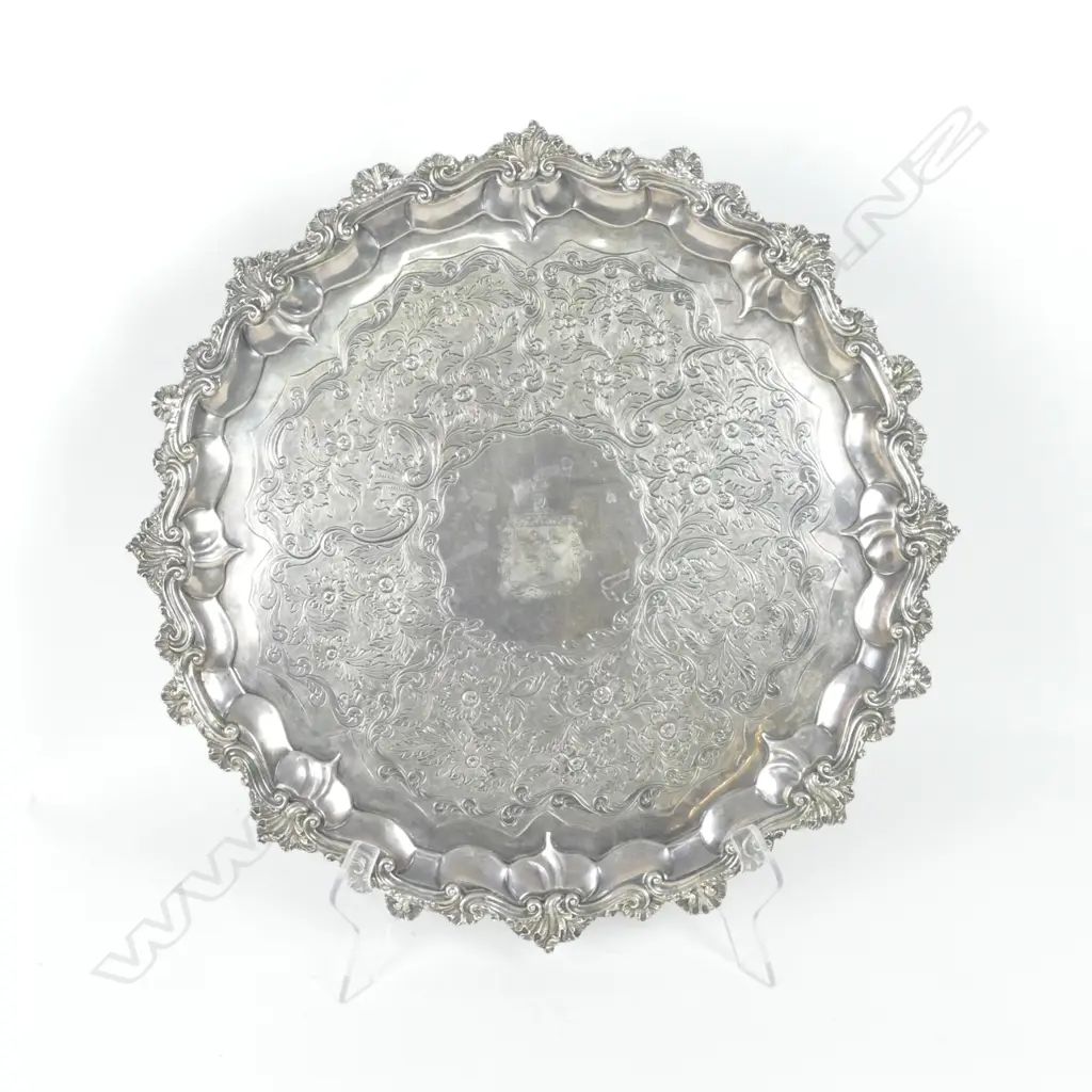 A quality Georgian silver salver Image 1++