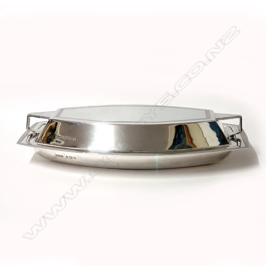 A striking silver Art Deco lidded entrée dish Image 1++