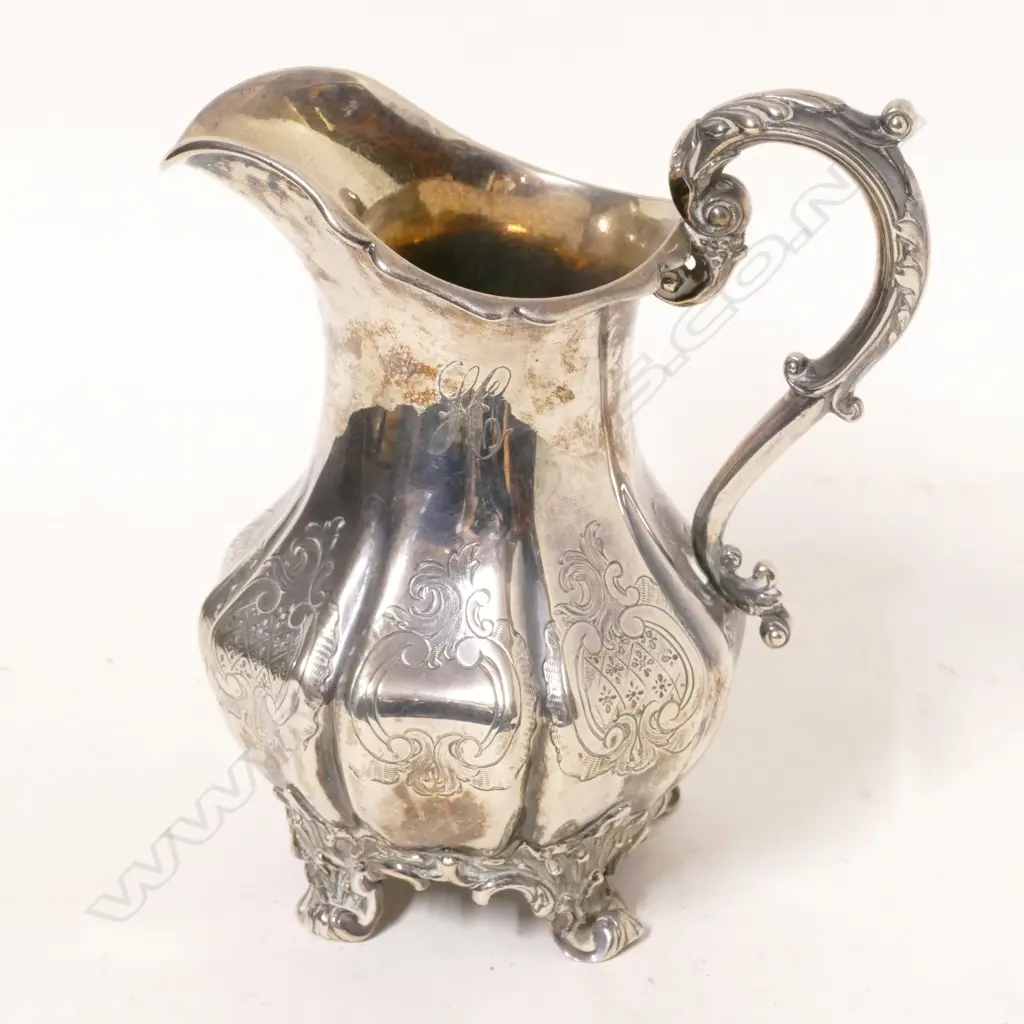 A Victorian silver milk jug Image 1++