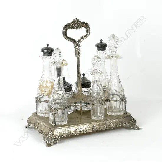A Victorian sterling silver cruet set