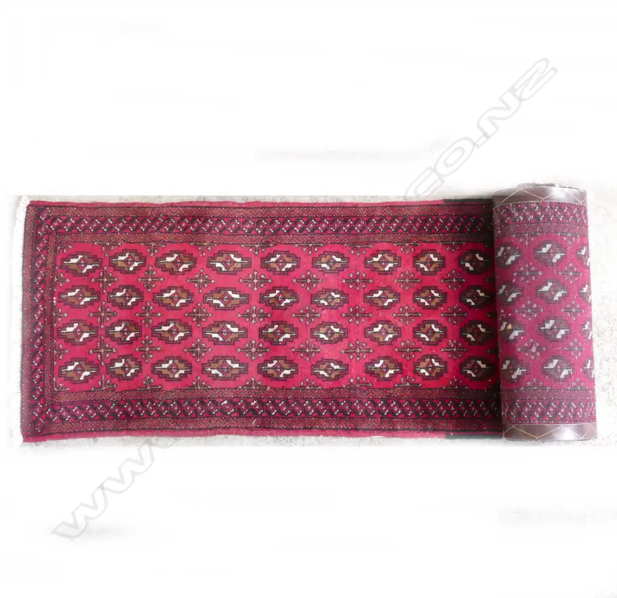 A Persian hand knotted runner Image 1++