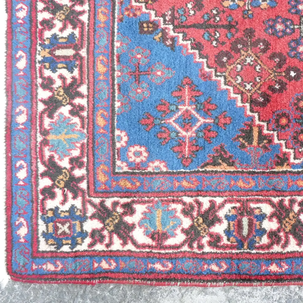 A hand knotted Persian Afshar rug Image 1++