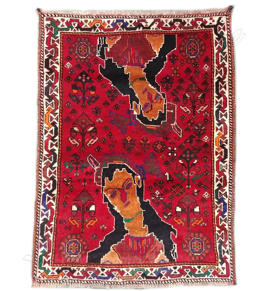 A small hand knotted Persian pictorial rug Image 1++