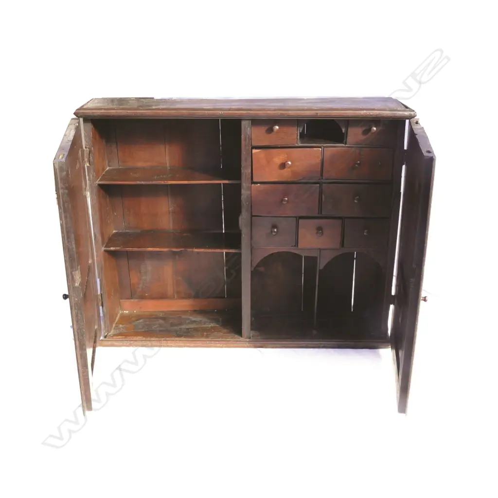 A George II oak country kitchen cabinet Image 1++