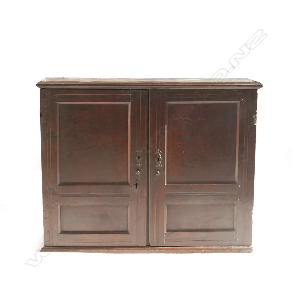 A George II oak country kitchen cabinet Image 1++