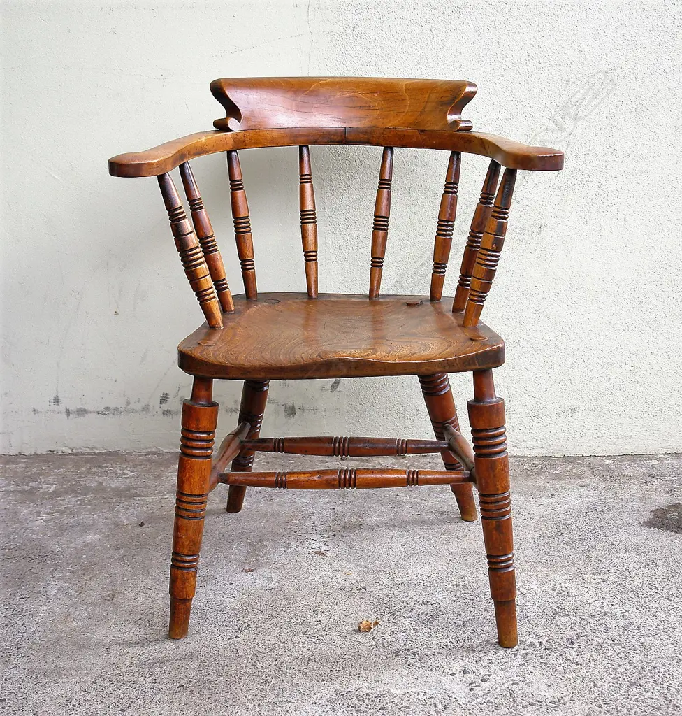 A c.1900 captain's bow chair Image 1++