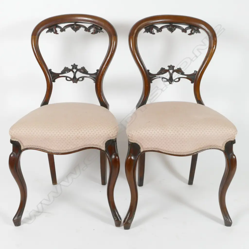 A set of six Victorian mahogany balloon back dining chairs Image 1++
