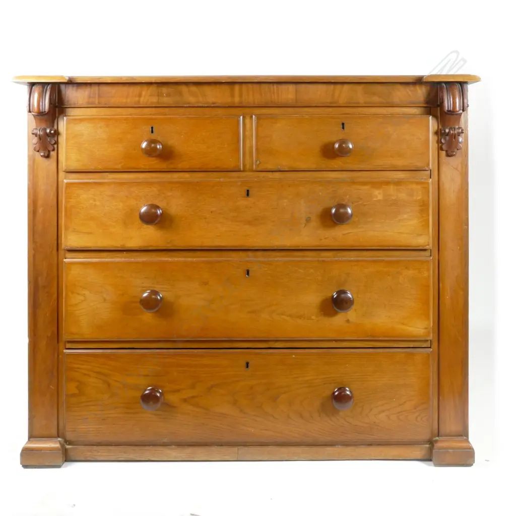 A Victorian oak chest of drawers Image 1++