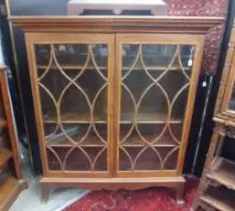 A Georgian astragal glazed bookcase Image 1++