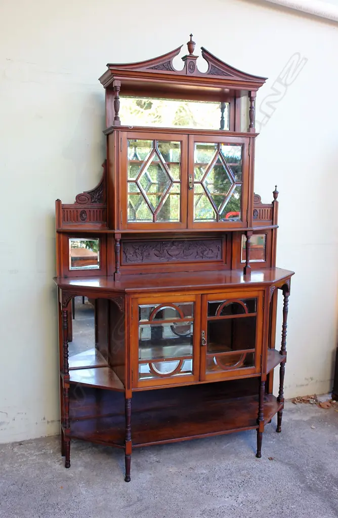 A late Victorian walnut display credenza Image 1++
