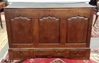A large Georgian oak coffer Image 1++