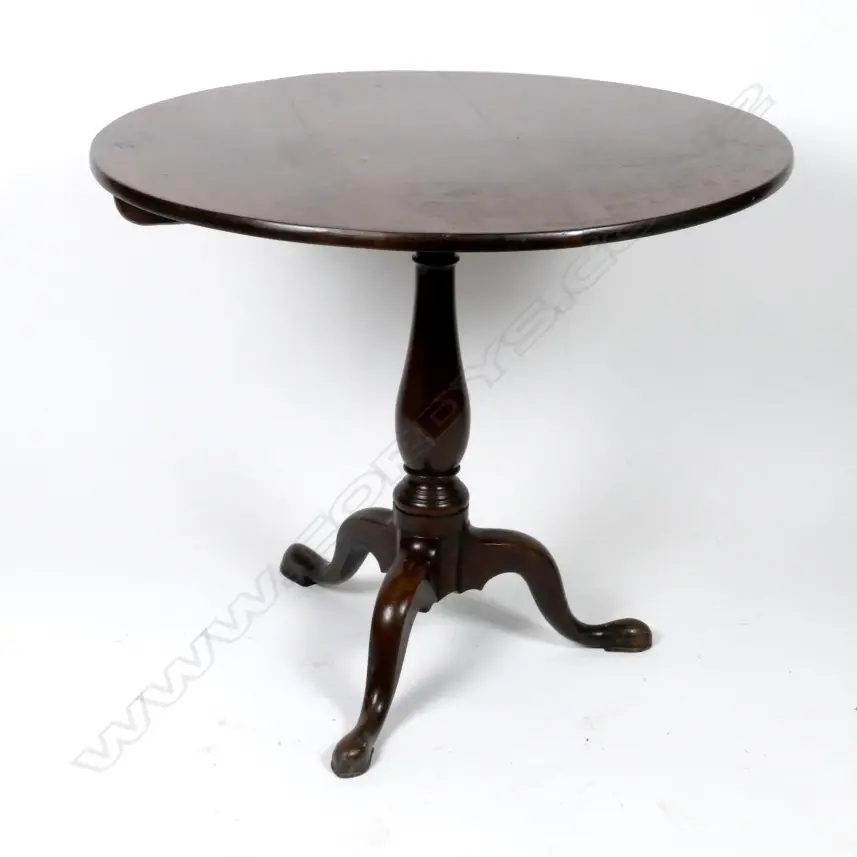 A Georgian mahogany tilt-top wine table Image 1++