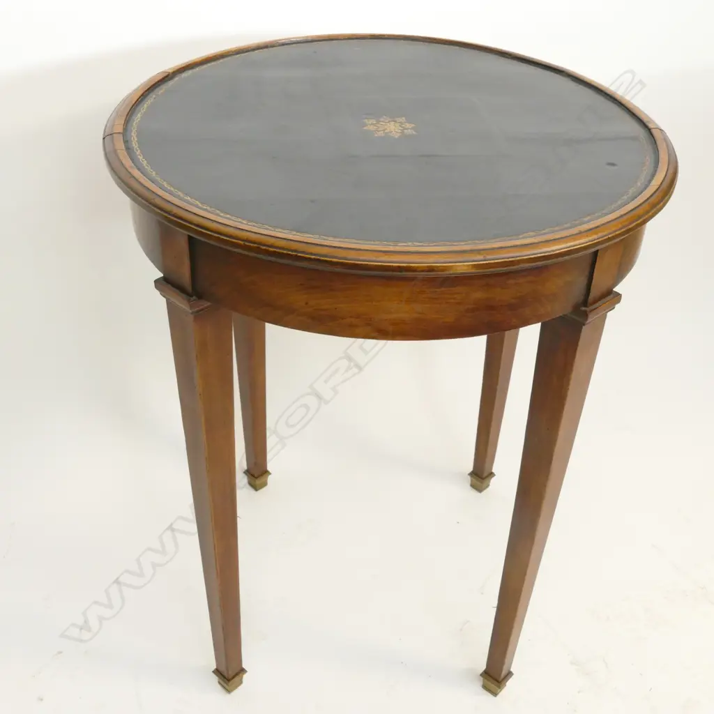 A European beech occasional table Image 1++