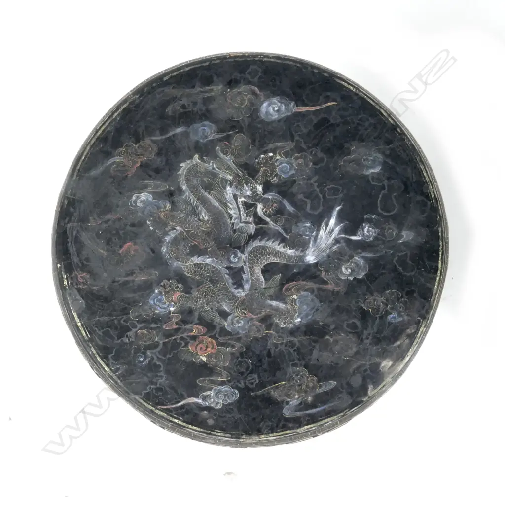 A pair of Chinese black lacquer drum stools Image 1++