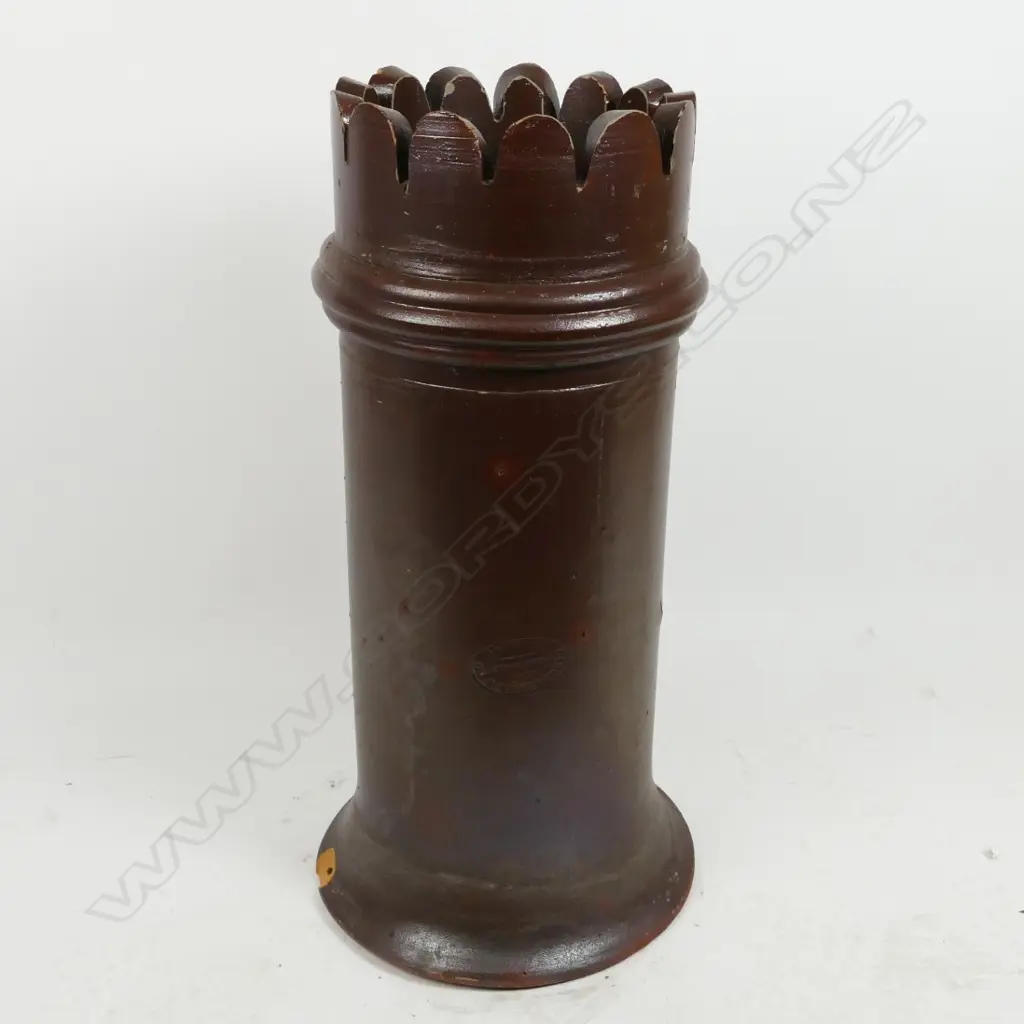 A Carder Brothers salt glaze chimney pot Image 1++