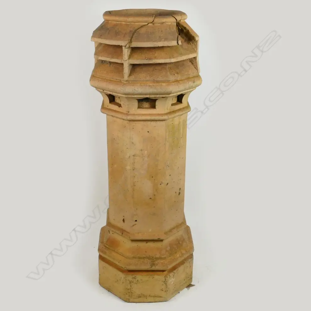 A tall George Boyd chimney pot Image 1++