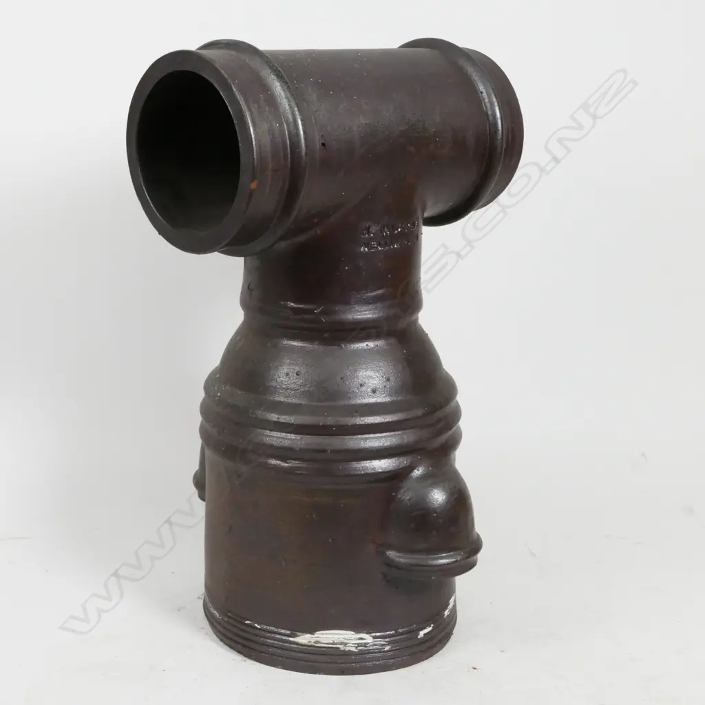A T-form chimney pot by W. Murphy Wellington Image 1++