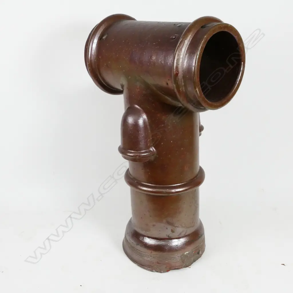 A T-form chimney pot by H. Hill Wellington Image 1++