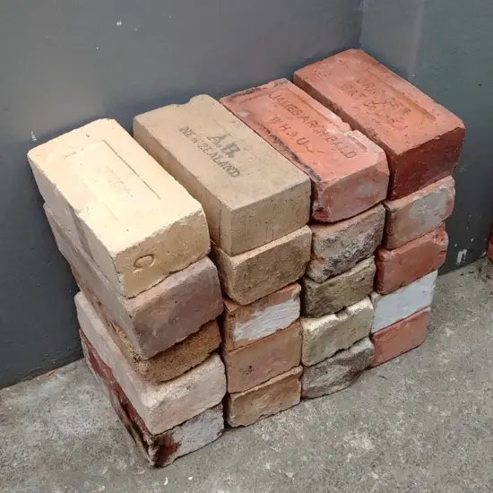 20 VARIOUSLY NAMED NZ BRICKS