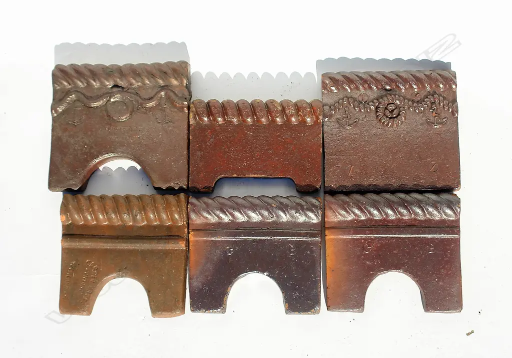 Six rope decorated edging tiles Image 1++
