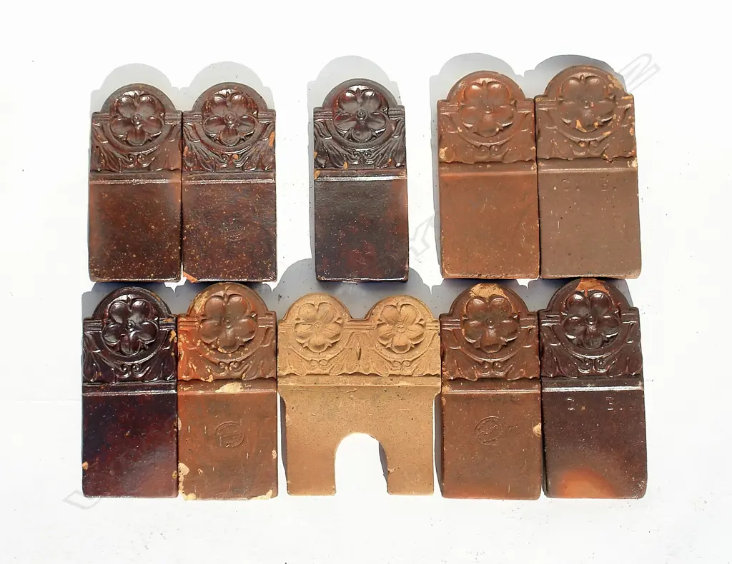 13 G. BOYD 1/2 SIZED EDGING TILES & 1 OTHER Image 1++