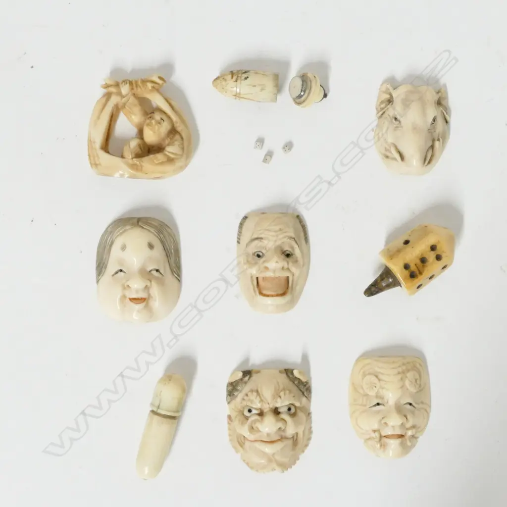 Nine small ivory pieces Image 1++