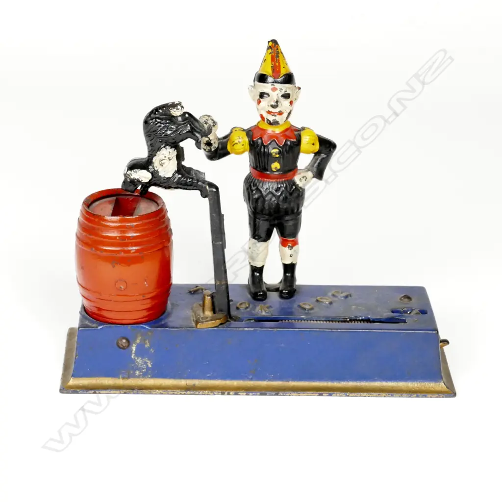 An old cast iron mechanical 'Trick Dog' money bank Image 1++