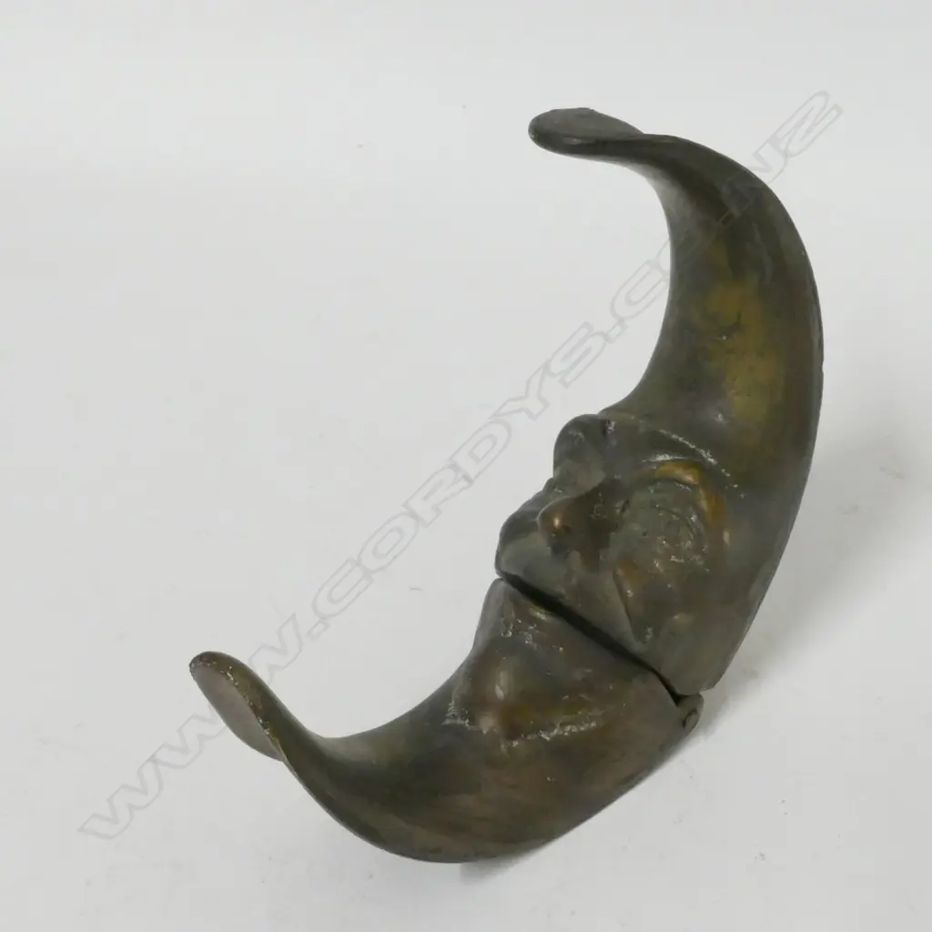 A 19thC novelty brass nutcracker Image 1++