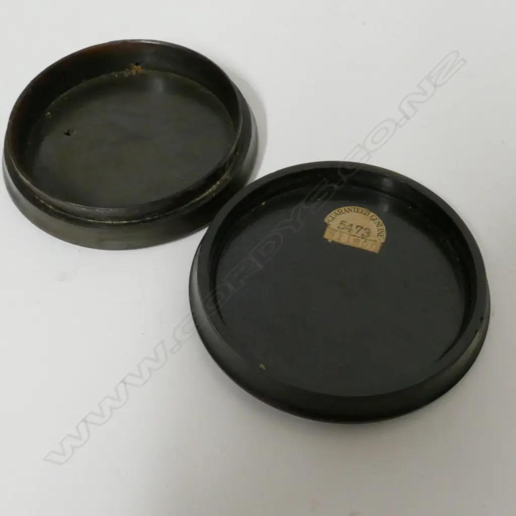 A Regency pressed horn circular snuff box Image 1++