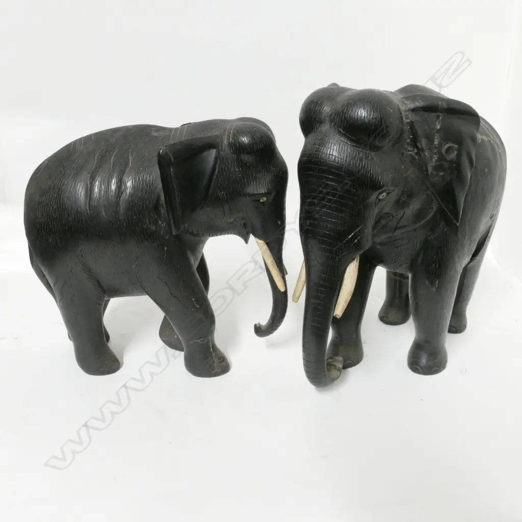 Two carved ebony elephants Image 1++