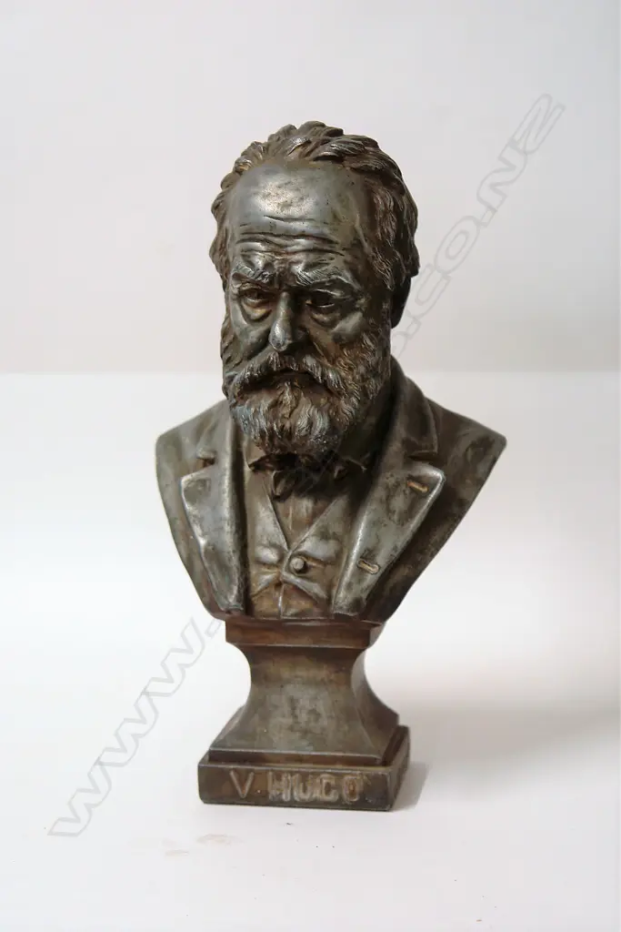 A c.1900s spelter bust of Victor Hugo Image 1++
