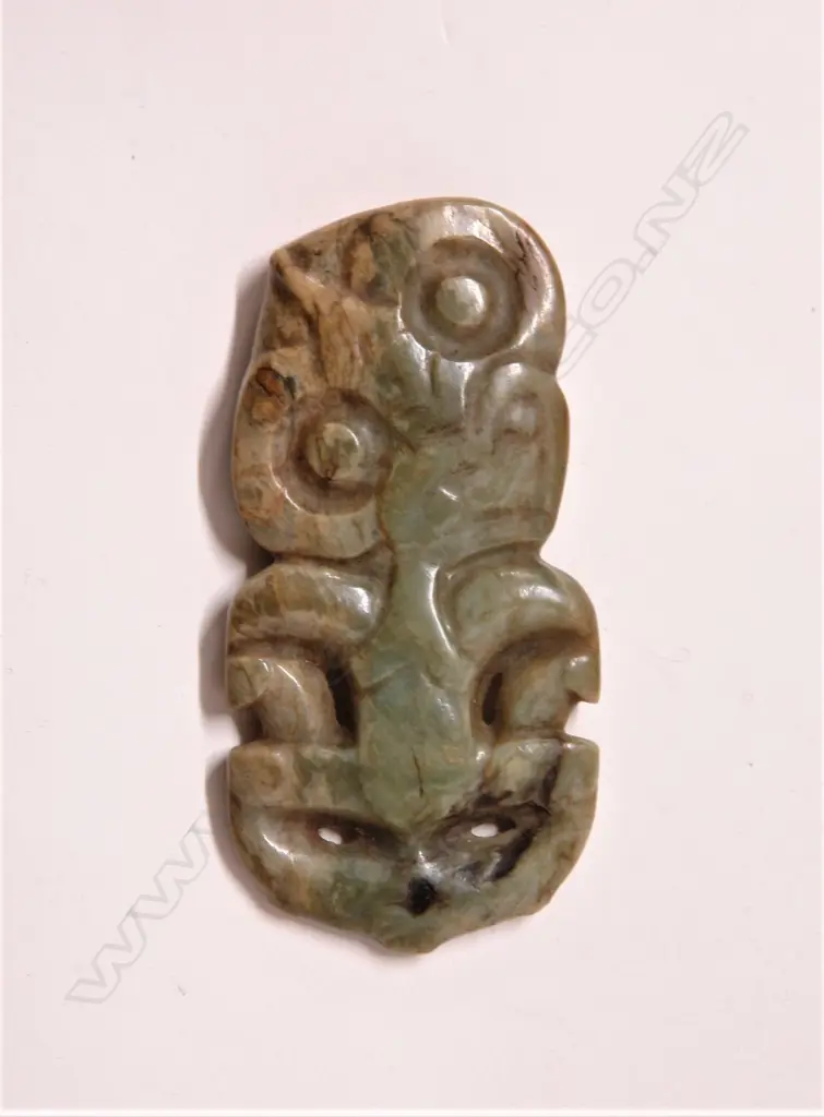 A pre-European Maori carved pounamu hei tiki Image 1++