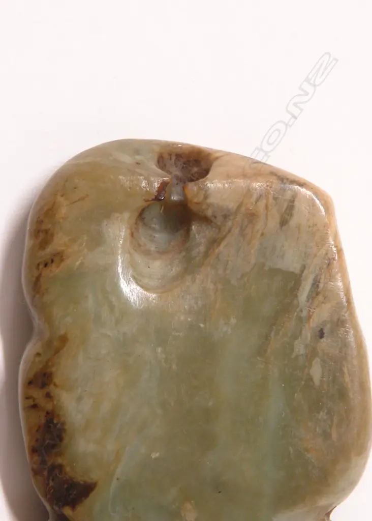 A pre-European Maori carved pounamu hei tiki Image 1++