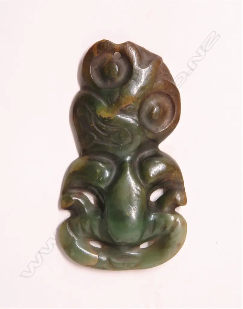 A pre-European Maori carved pounamu hei tiki Image 1++