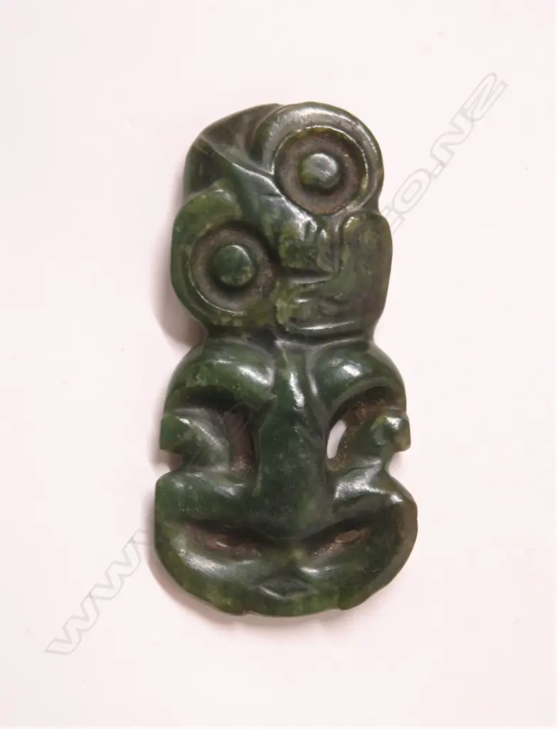 A pre-European Maori carved pounamu hei tiki Image 1++