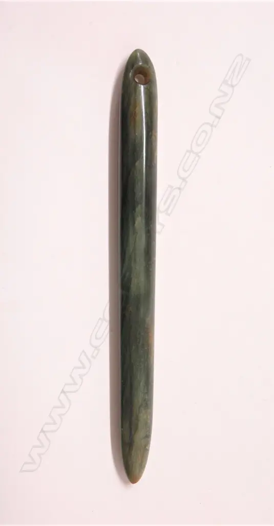 An old Maori large and long carved pounamu kuru pendant Image 1++